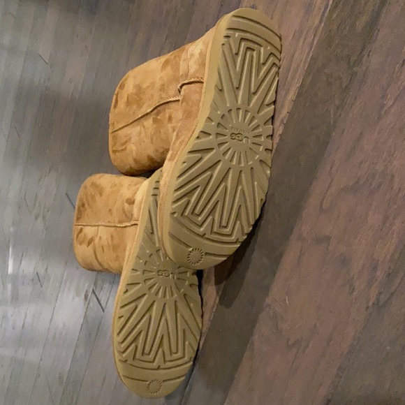 Ugg boots - Picture 2 of 6